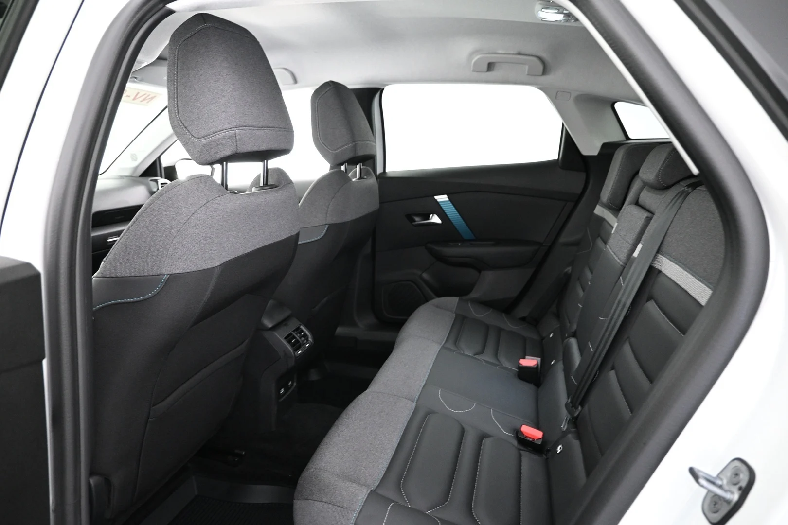 Car Image - 78w81KGSWoIUJGU5kh44XE