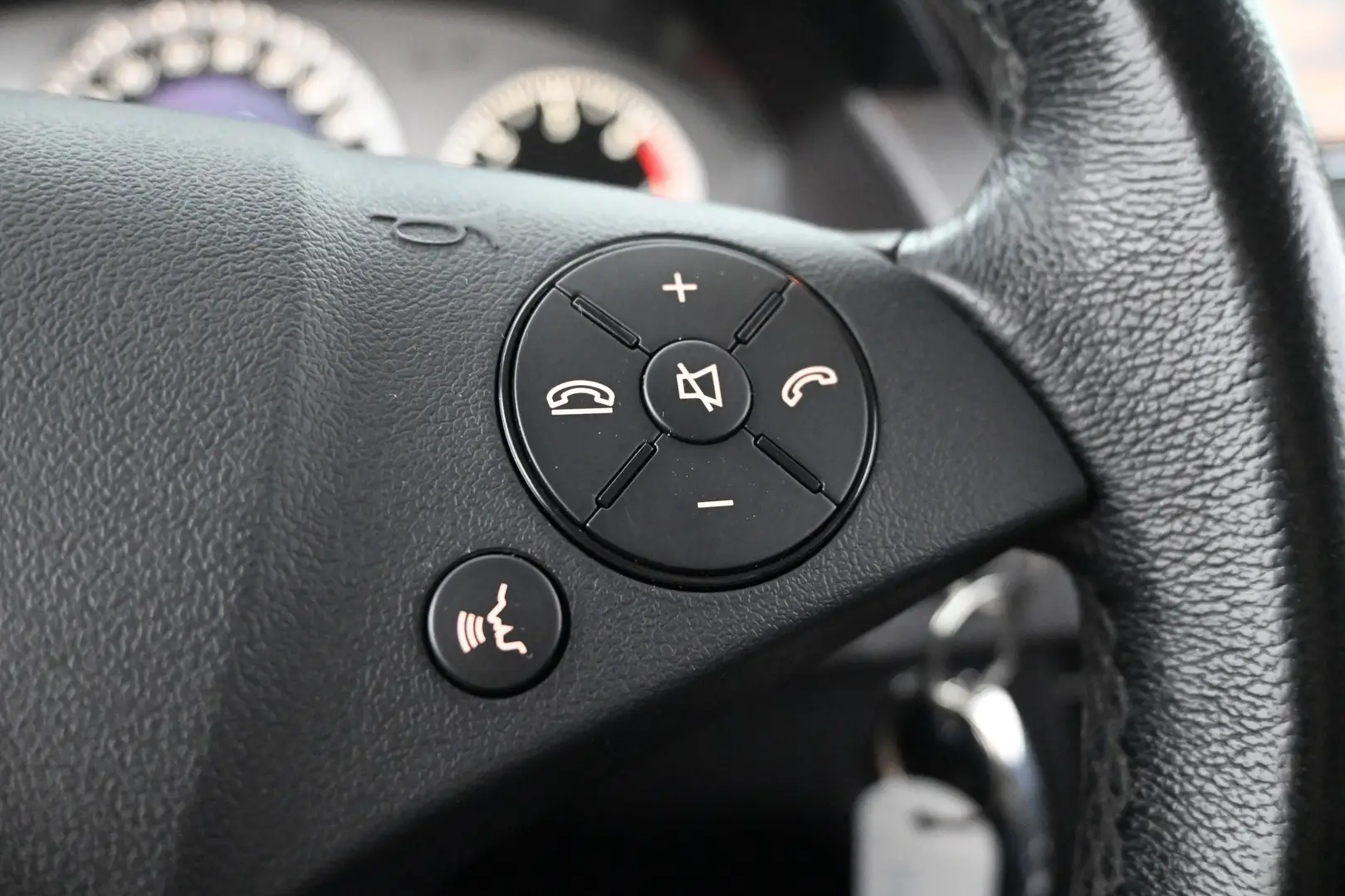 Car Image - 4qOzHF9xYOpYHP9cFv2Tqm