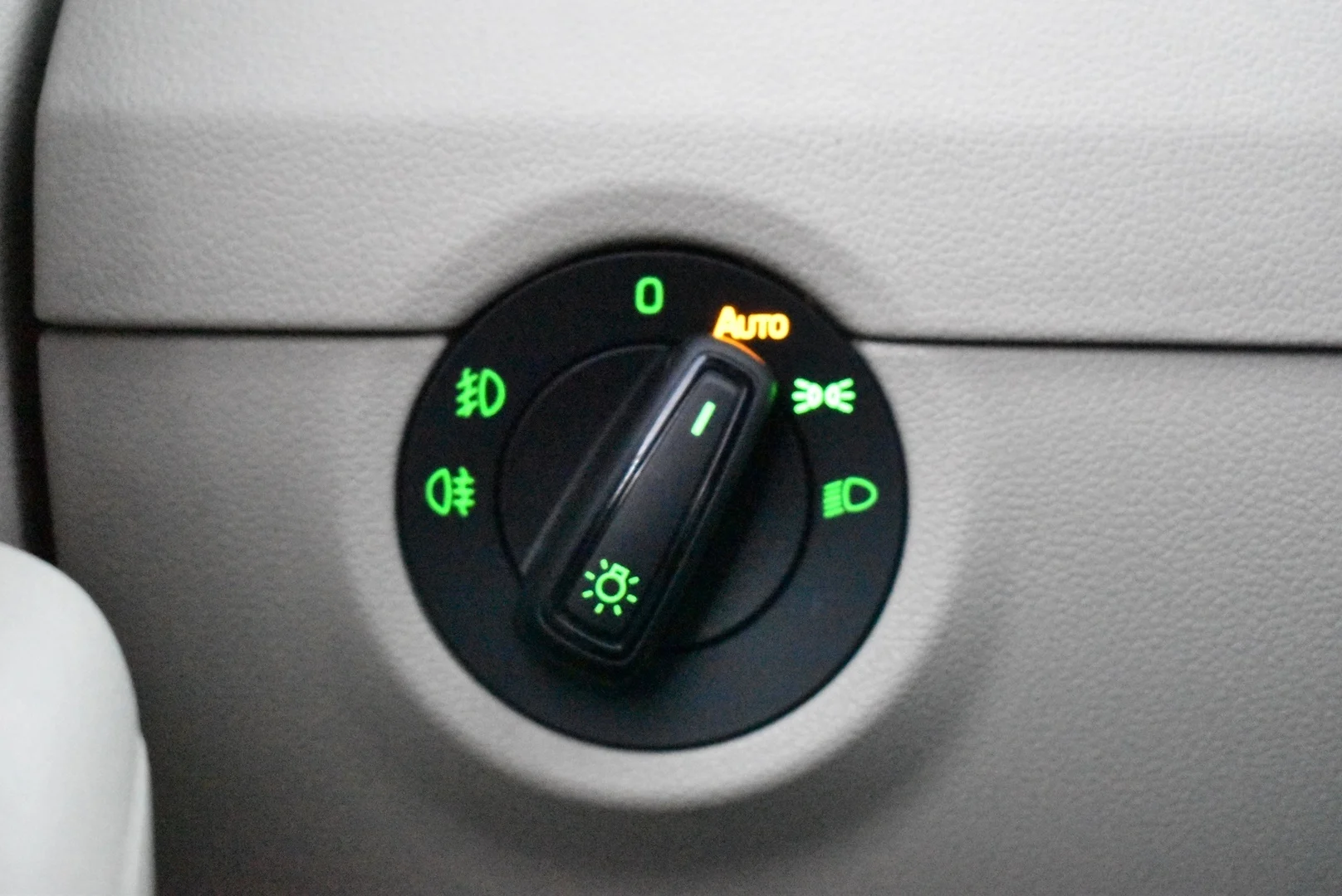 Car Image - 7jEO6Wez4FasiXAKUgp8I2