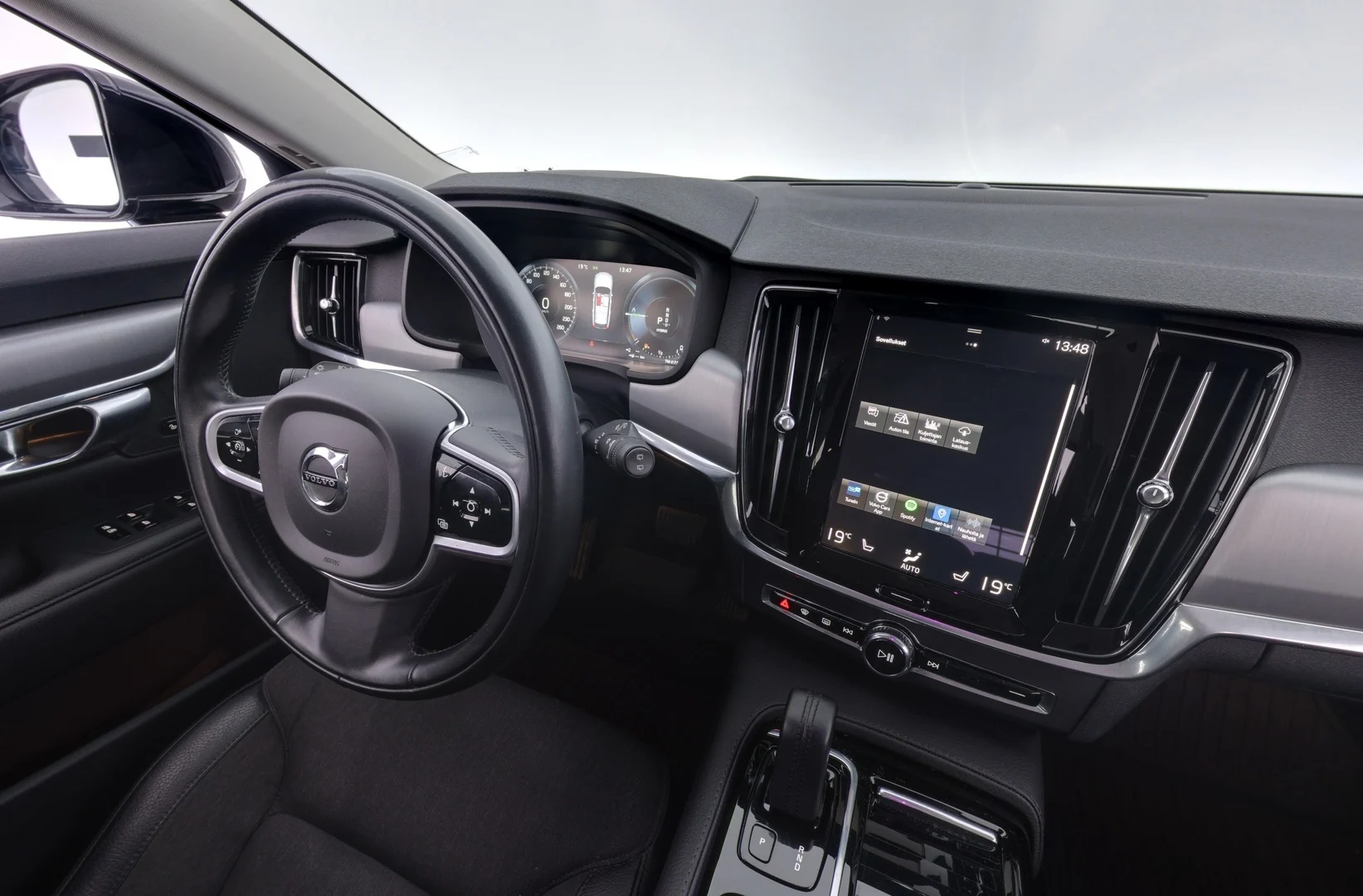 Car Image - 66vZjJI5RWrLHuVDZDsv9w