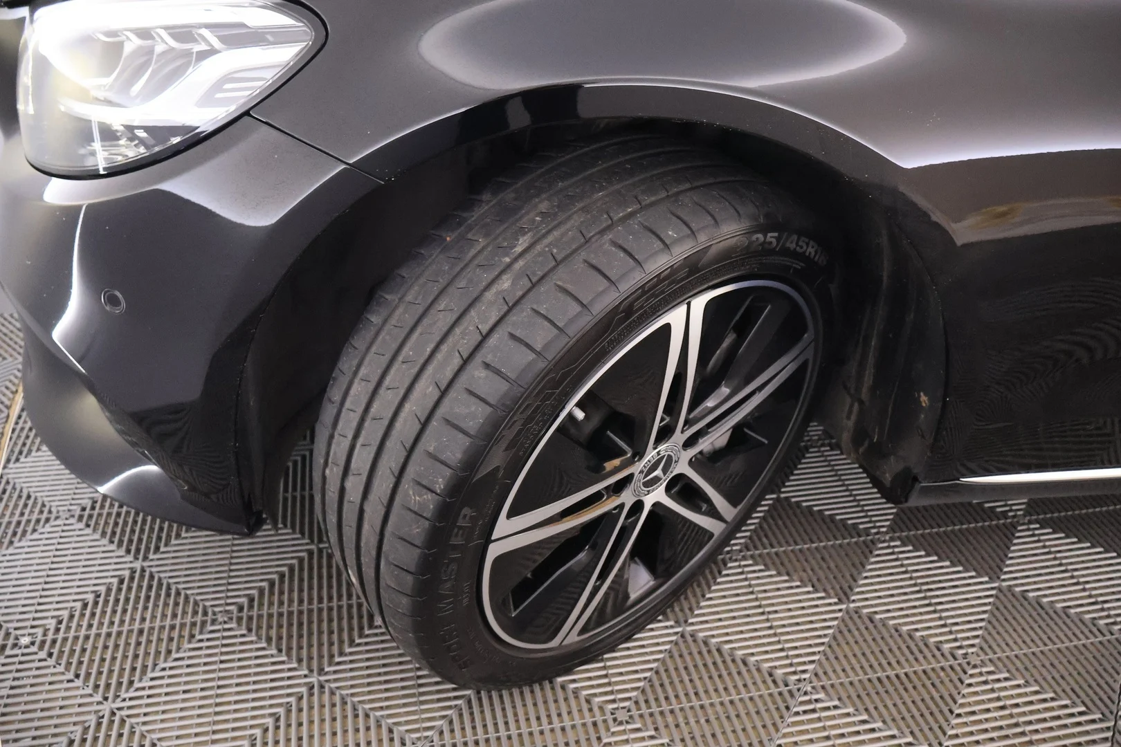 Car Image - 43f43dLUbCzLxHLRboyC0X