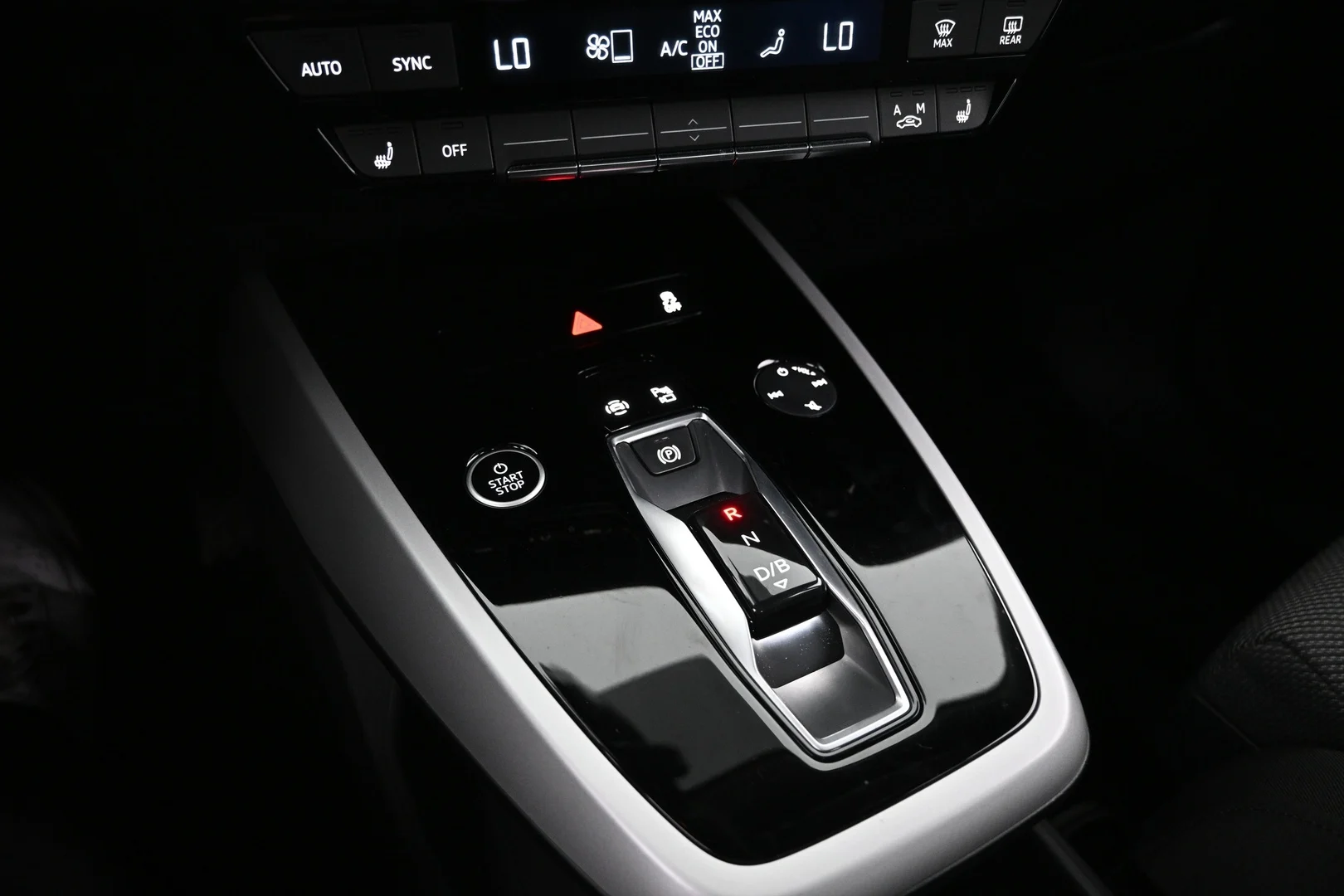 Car Image - 6rsEzkT7iOUD2nFJwLS6s
