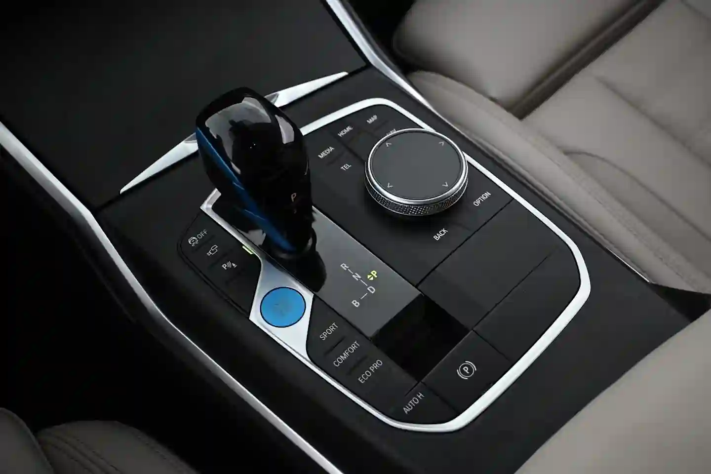Car Image - 6ogC5hVQumoMwiS9TngnxF