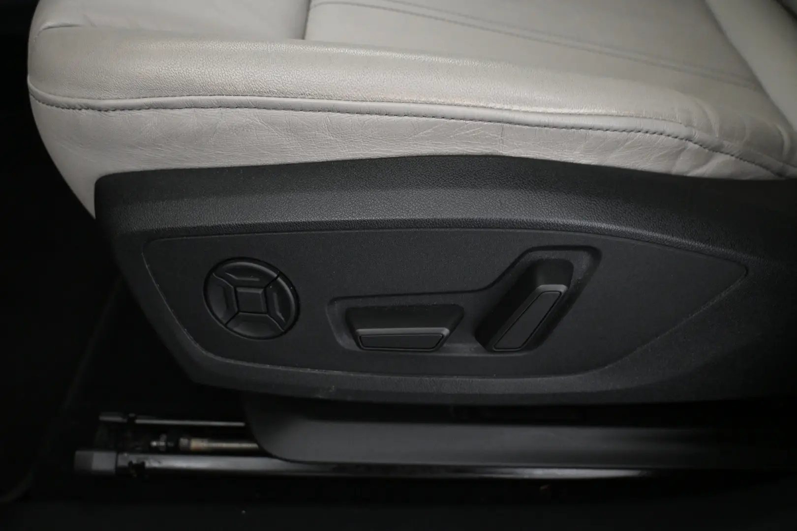 Car Image - 7mKBLblxixj4YSYkFSJbcx