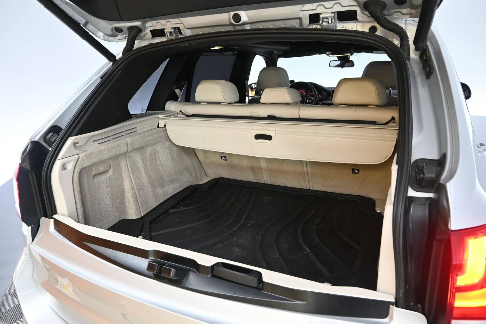 Car Image - 4cuB1QG3fuAqQtSdodooB0