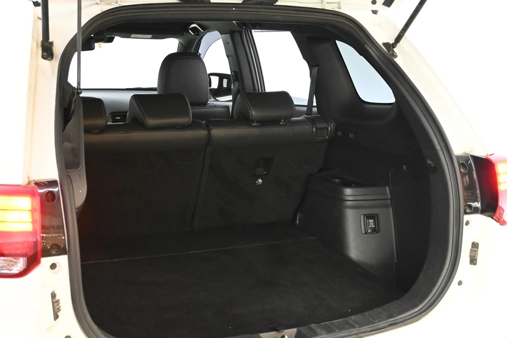 Car Image - 6thJ1tBrxWQXbhzIJNhpiP