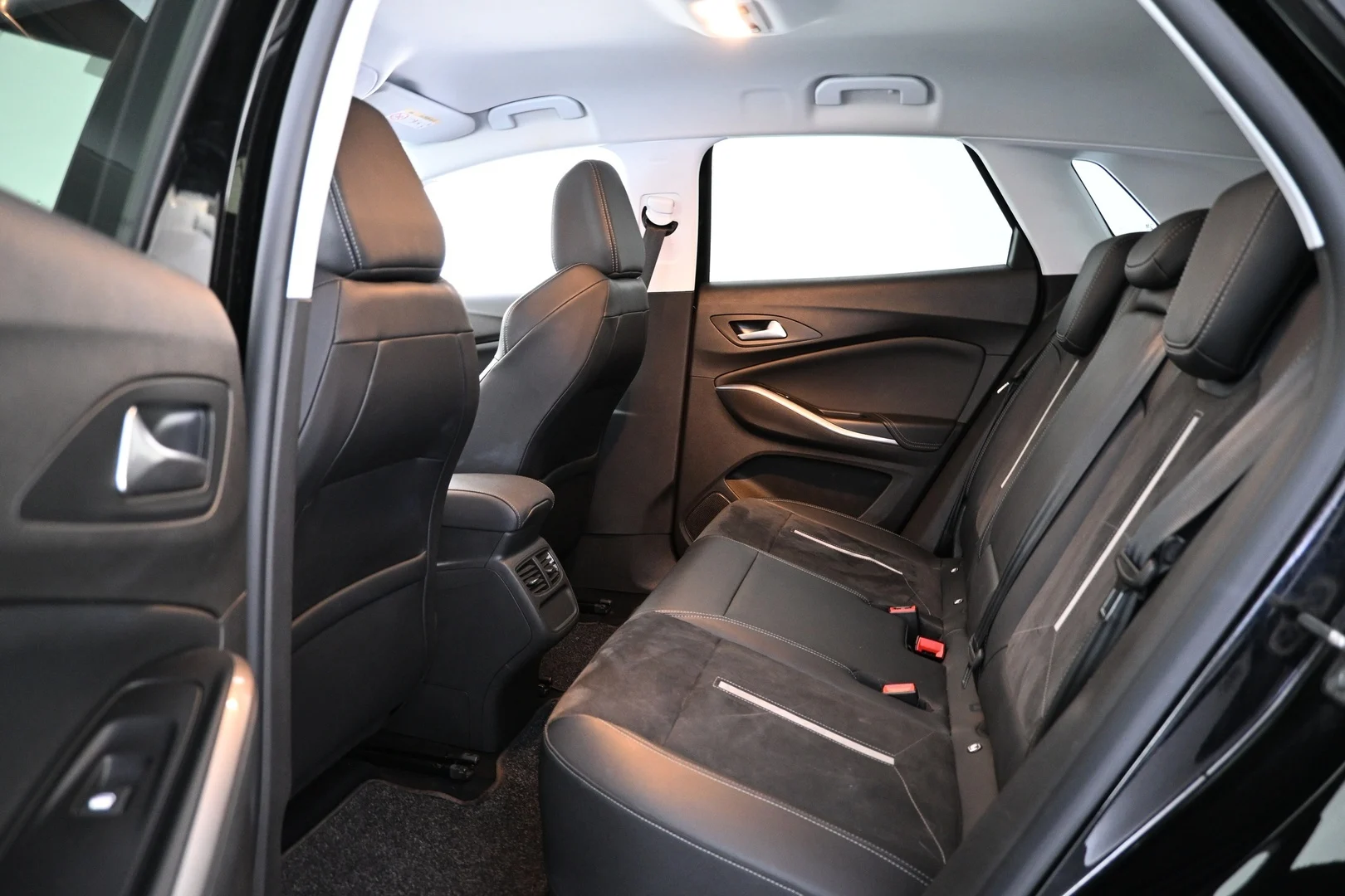 Car Image - 2eKwkn792ymwUVOml3vjb3