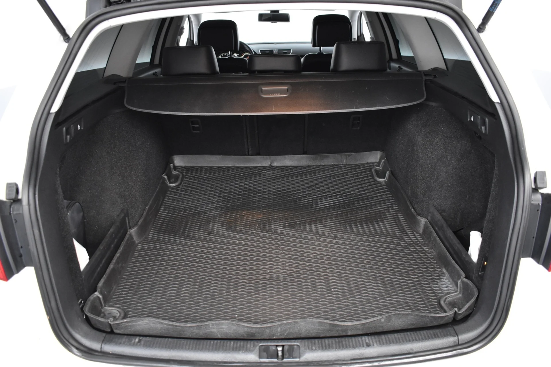 Car Image - 3hsfGlpzo7afWiyWjl6duT