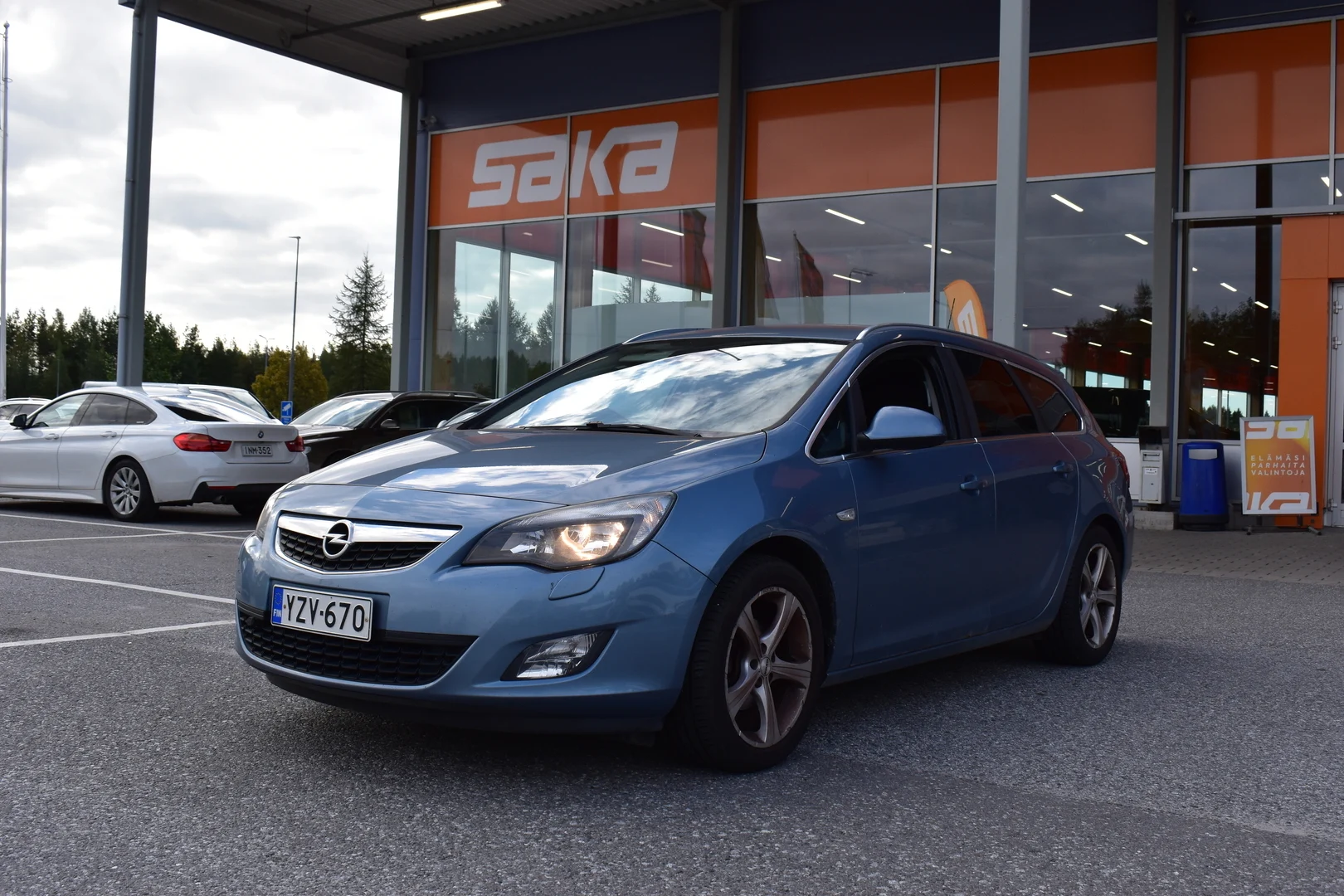 Car Image - CNOsz2BB83svA4UknVfc2