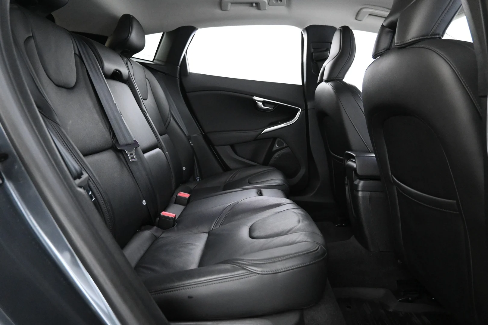 Car Image - 4UUtbR0MF4TY3QgRmK6hjS