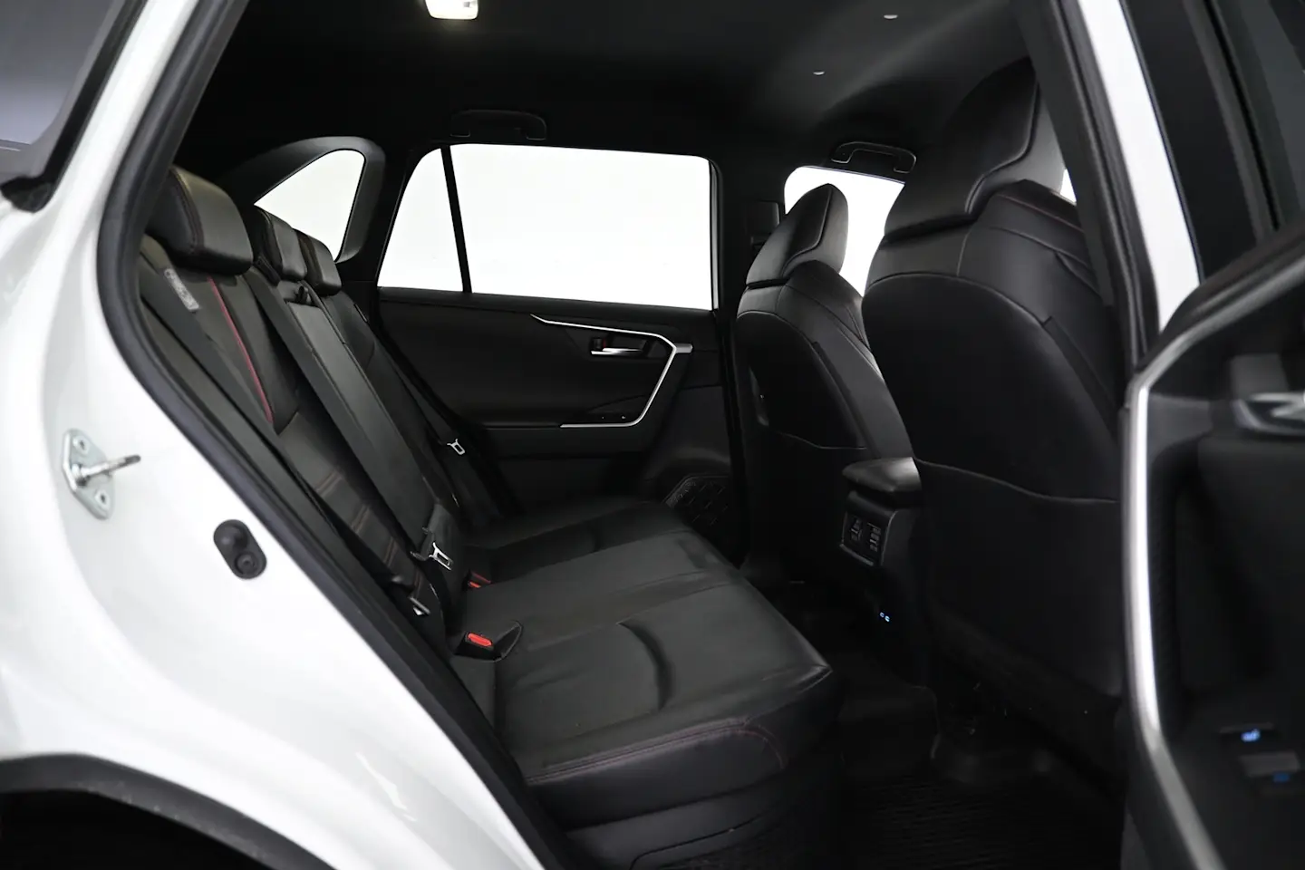 Car Image - 74kKTFLtHRIhUYNc0r9iyT