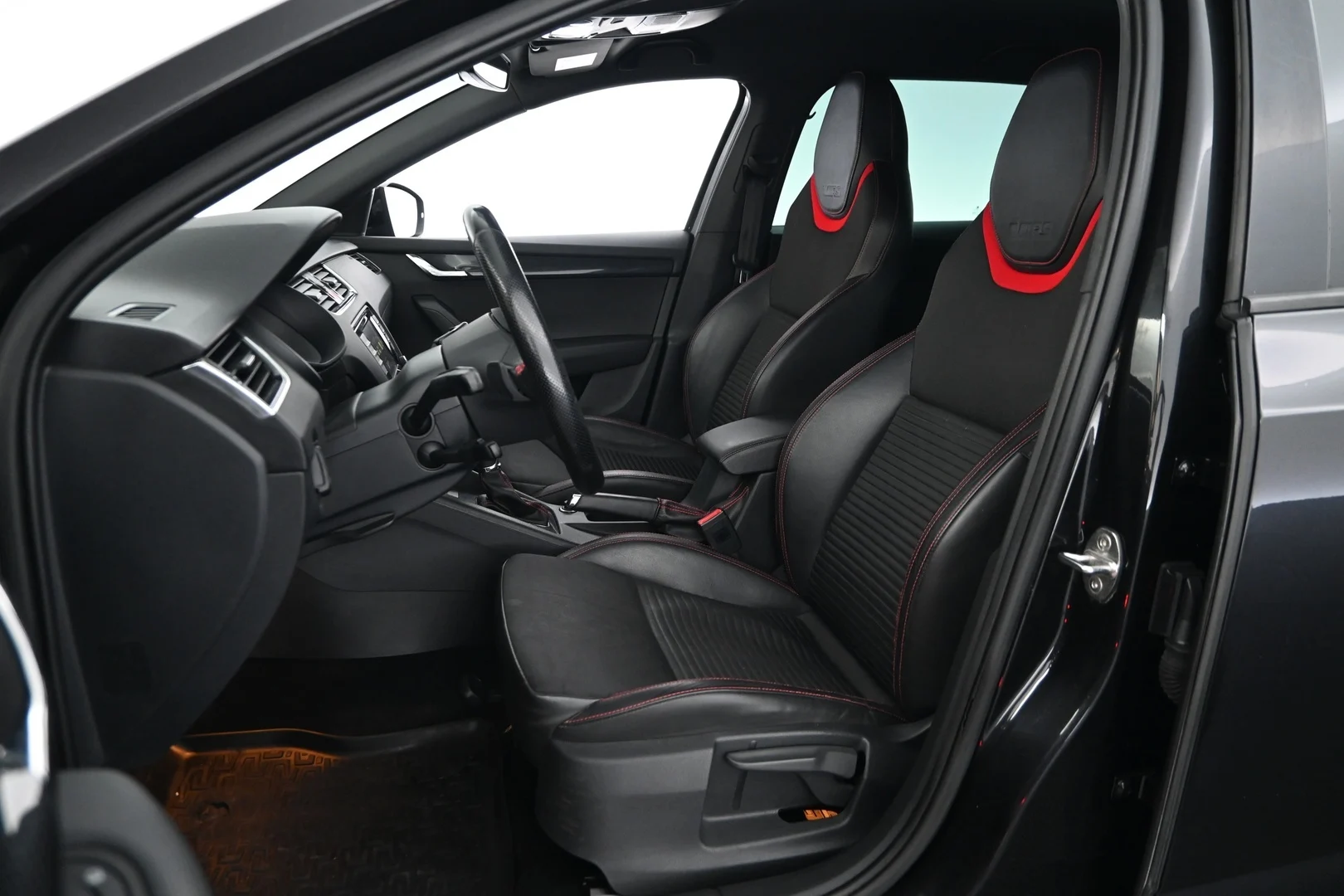 Car Image - 22ClI6chcd3oZBm3NhZmpM