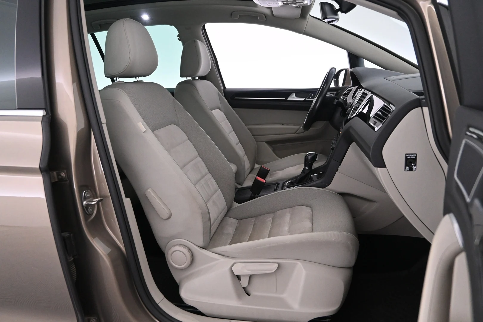 Car Image - 6s6vNYw9NVnxQjKo5WPxen