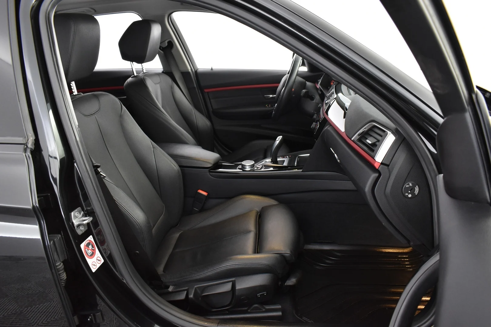 Car Image - 4MxWFOxR8IbEl7TQewNsZB
