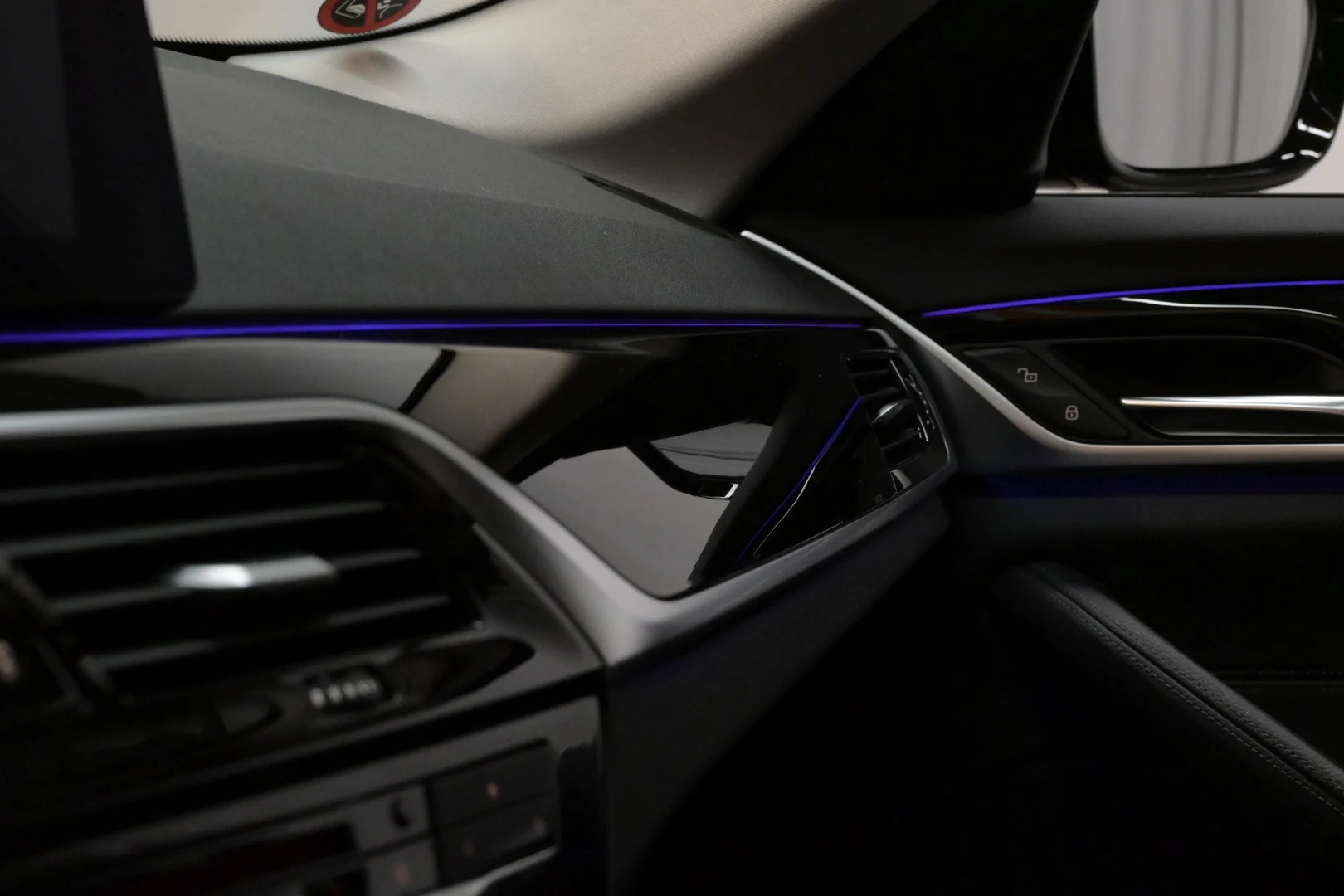 Car Image - Gf9VgdRJ48STAzgiwiKXp