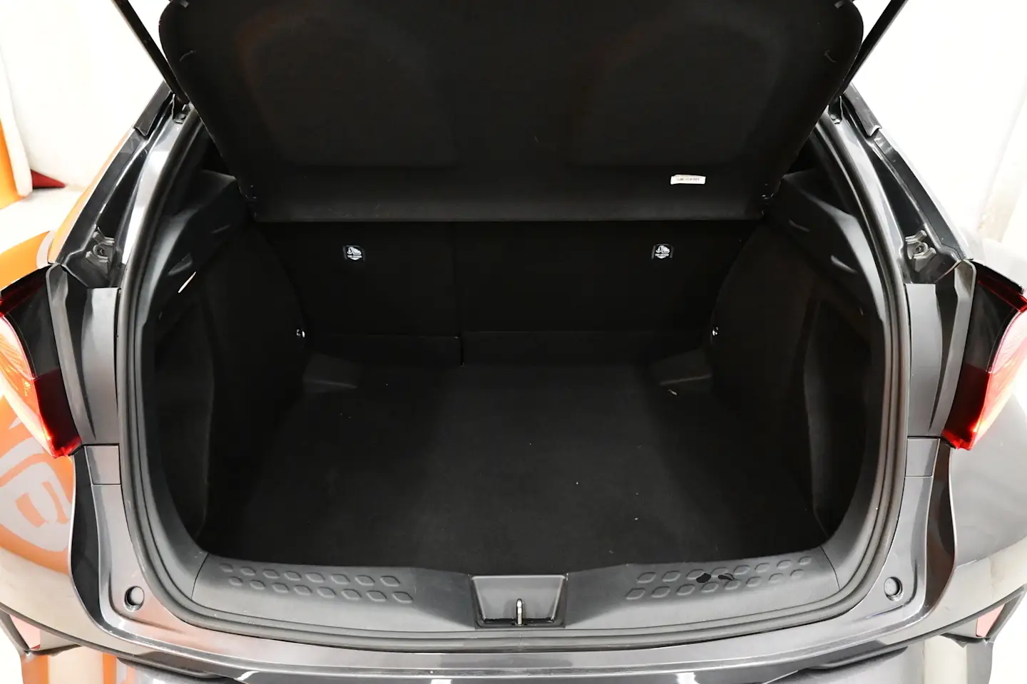Car Image - 4HsfLi0QyCHLg8mndMeJdU