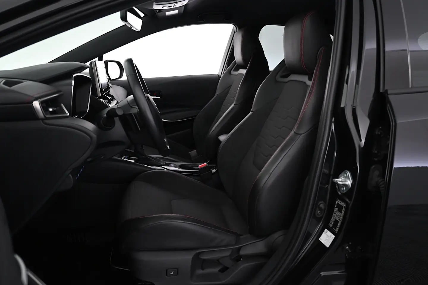 Car Image - 1Vr30HtVO6SFn3jMo4Mguj