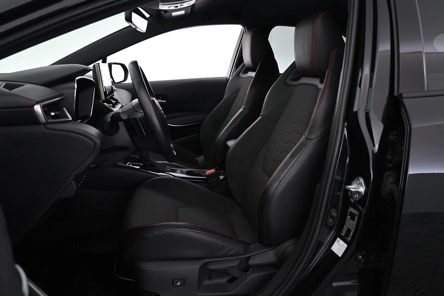Car Image - 1Vr30HtVO6SFn3jMo4Mguj