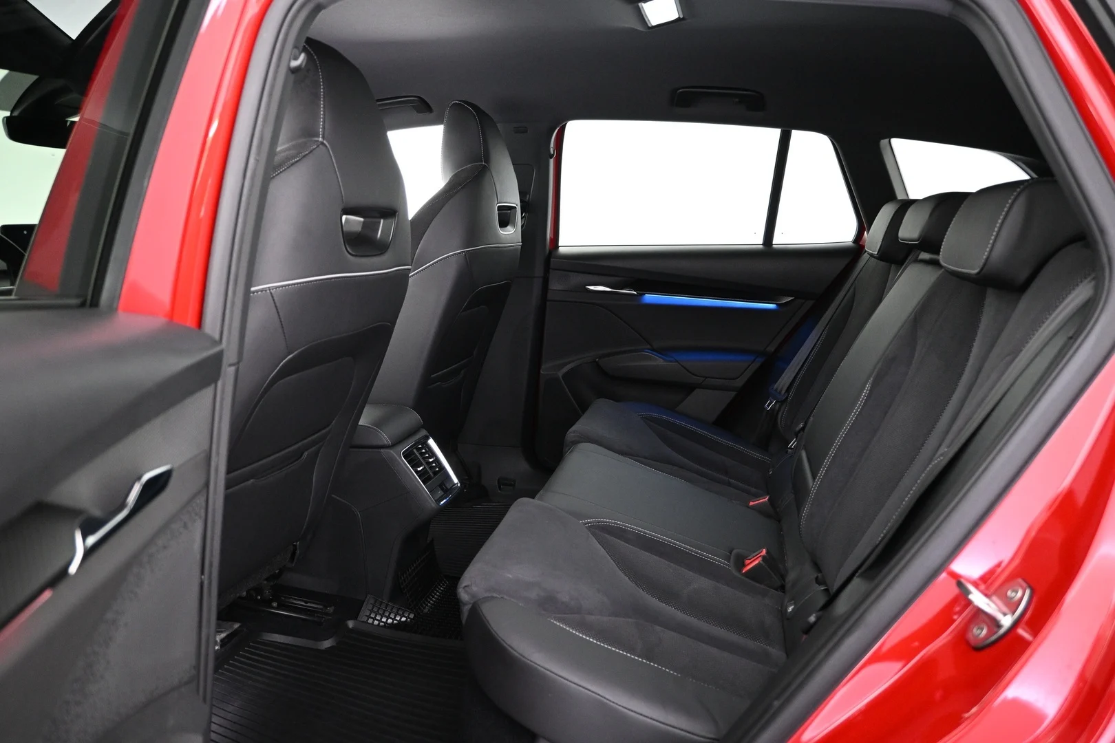 Car Image - 1skpEf7ZqmrEkbTAl0XHpx