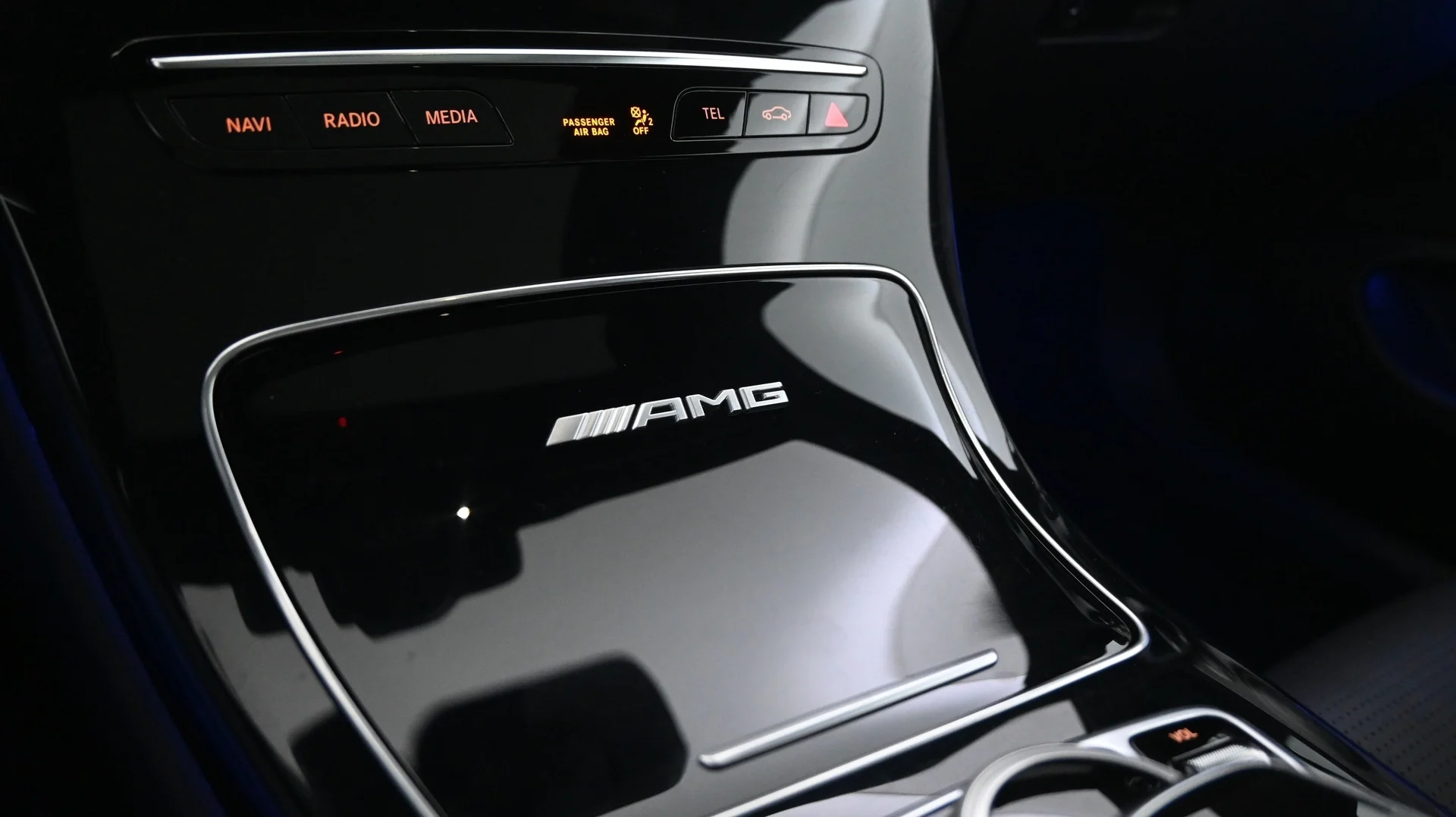 Car Image - 6BZtr9C6JV5sTt1Fz9olVW