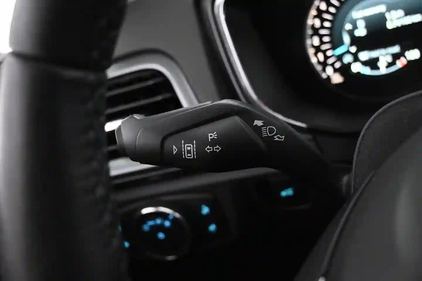 Car Image - 1uRwjAHyKjulF2GY7fdbi7