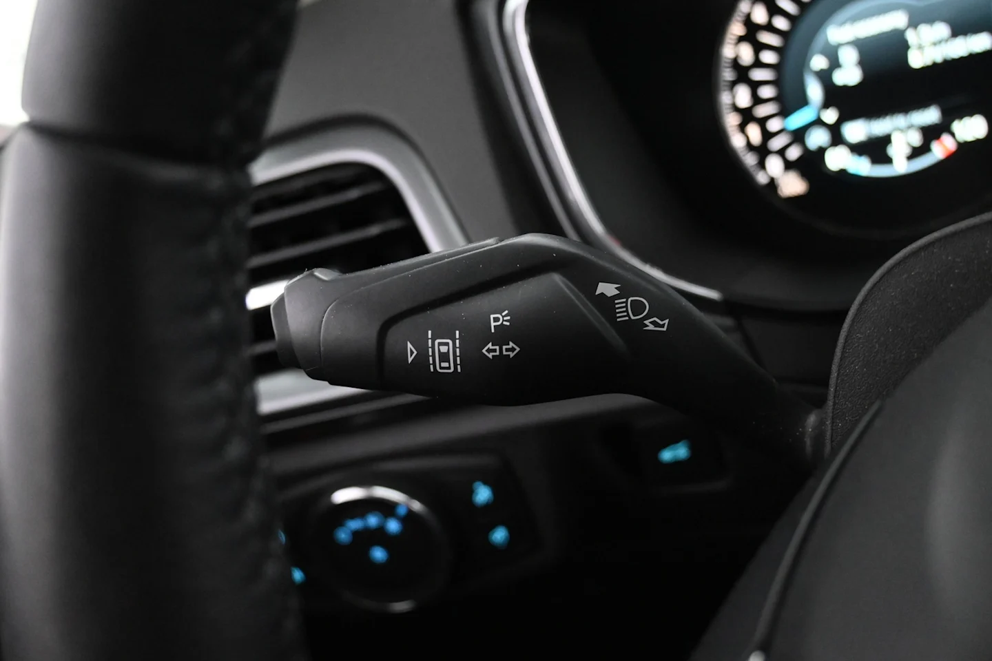 Car Image - 1uRwjAHyKjulF2GY7fdbi7