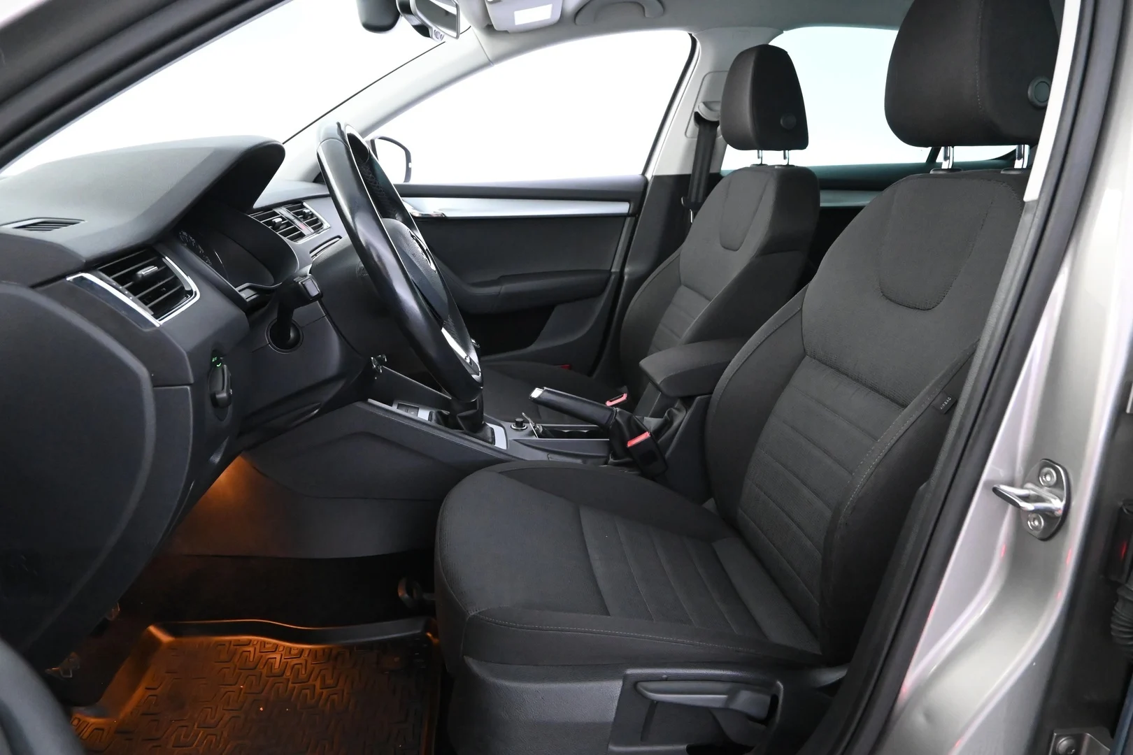 Car Image - 3Q2KXkfXqnCeqRr84cfWfC
