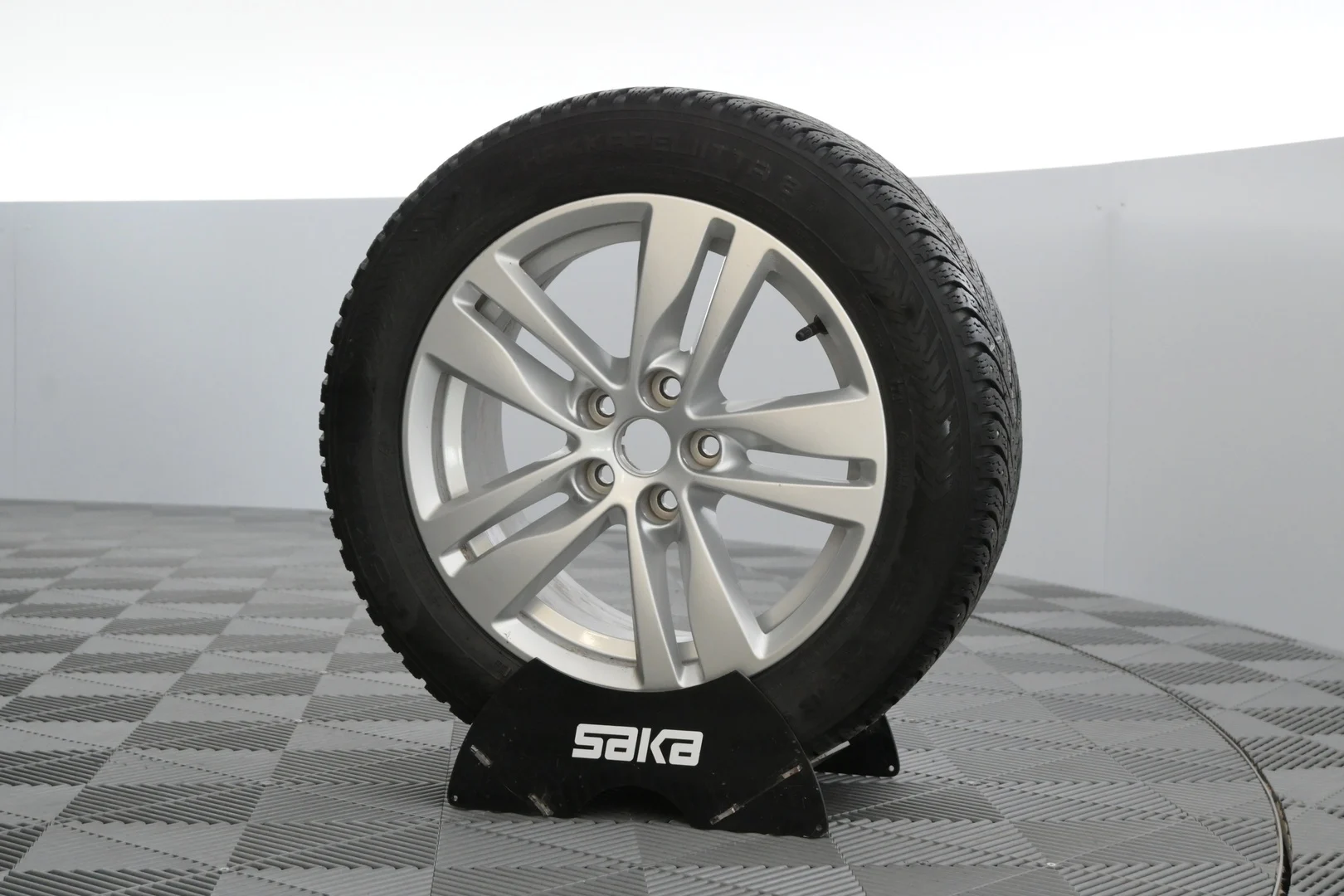 Car Image - rWY4bQcUAwrS8ythy5s2q