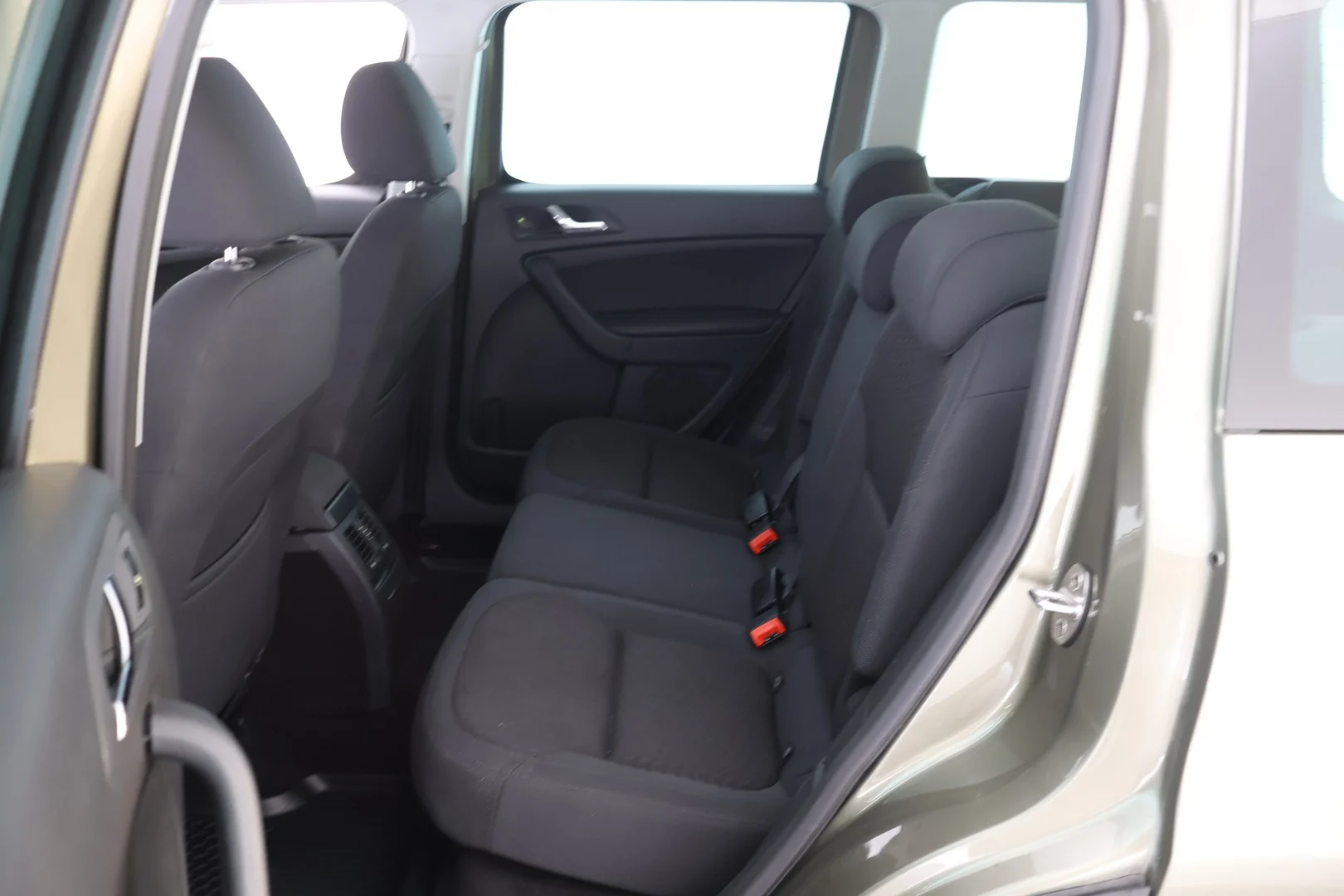 Car Image - 4vYfjYWqjvfS7BXZvbHMR