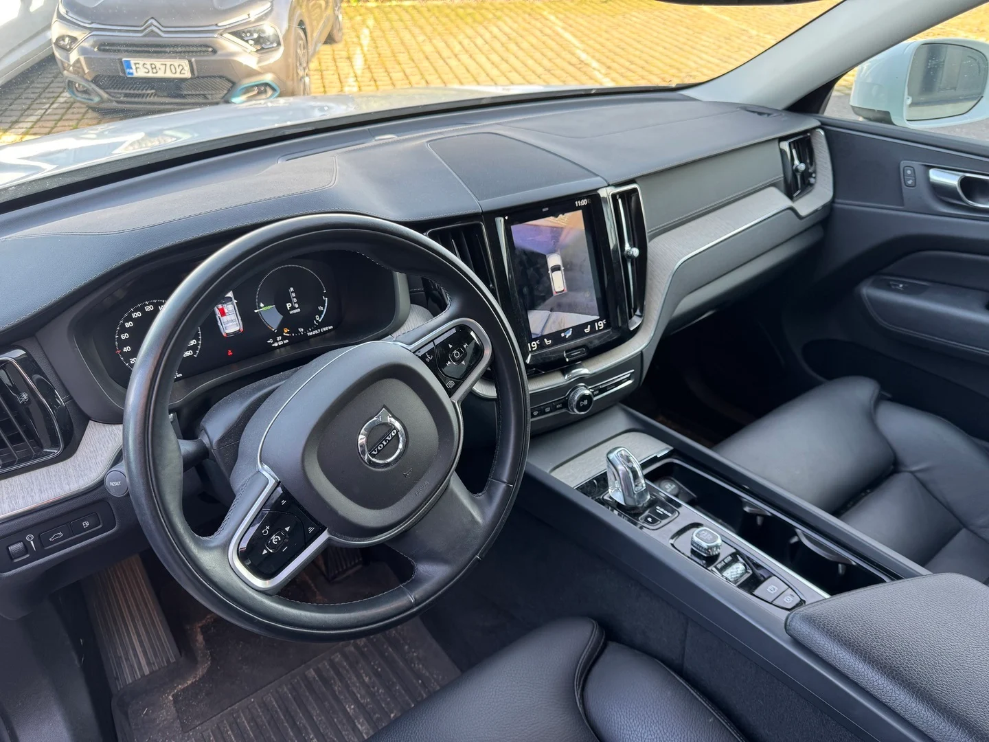 Car Image - OBOIW0a7CMLqxUB1nMQQT