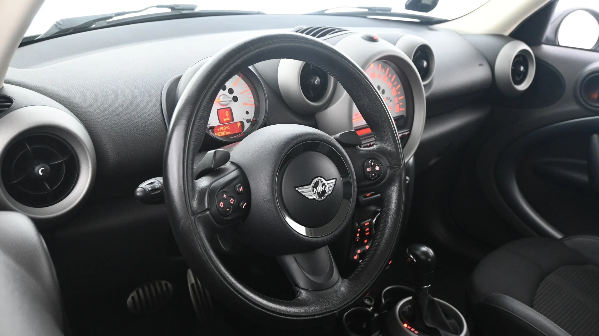 Car Image - 7L4JUNeMY1B3FzBmq14IlO