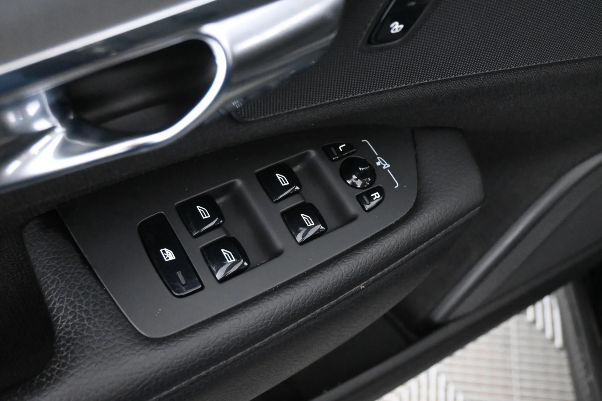 Car Image - soVhoiRua7KVkMh8Yt4uc