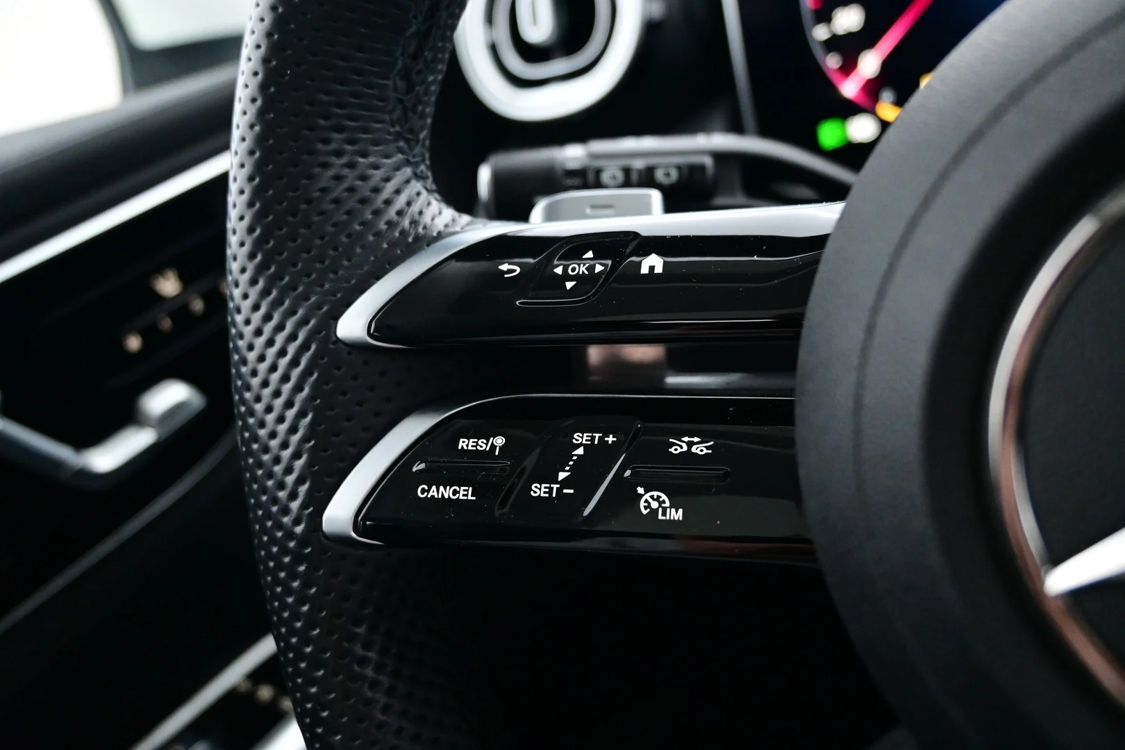Car Image - 01qeGiCDmomiMKQoxQmAk1