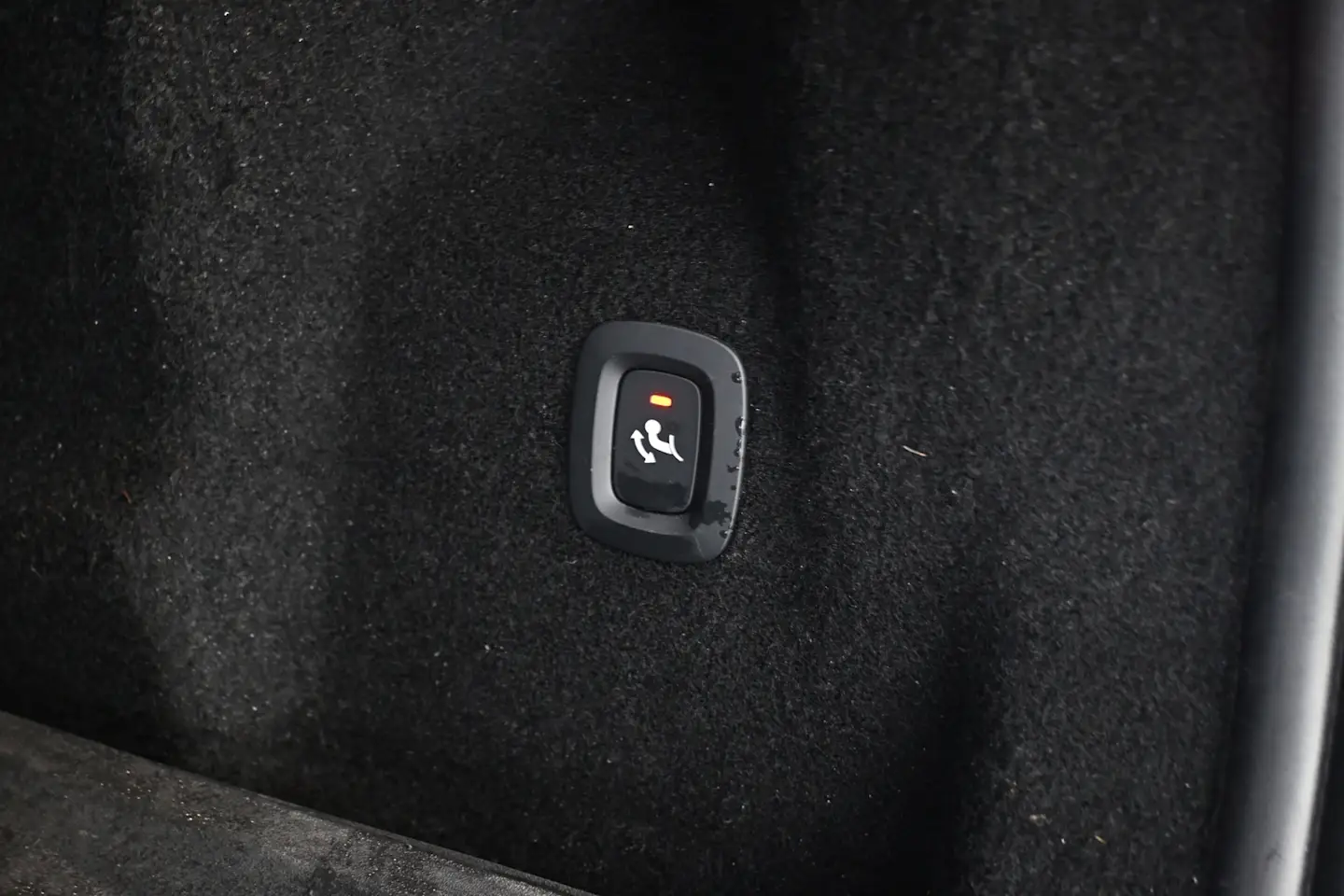Car Image - LLAOYxD90prPZ24cgEeWR