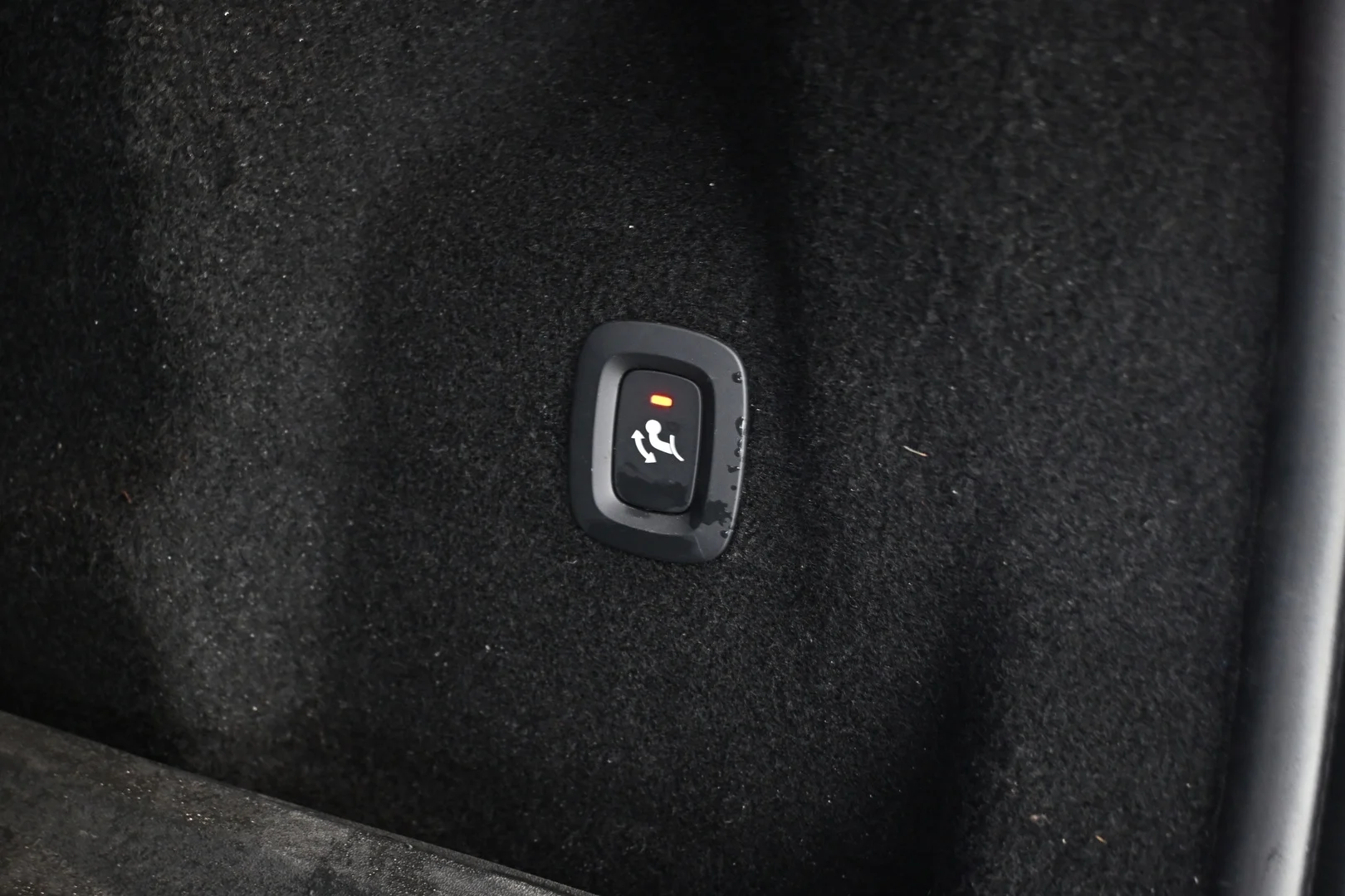 Car Image - LLAOYxD90prPZ24cgEeWR