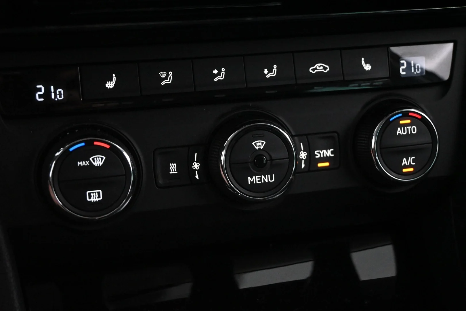 Car Image - 7aonO8mzbwZclfuSqIDcDe