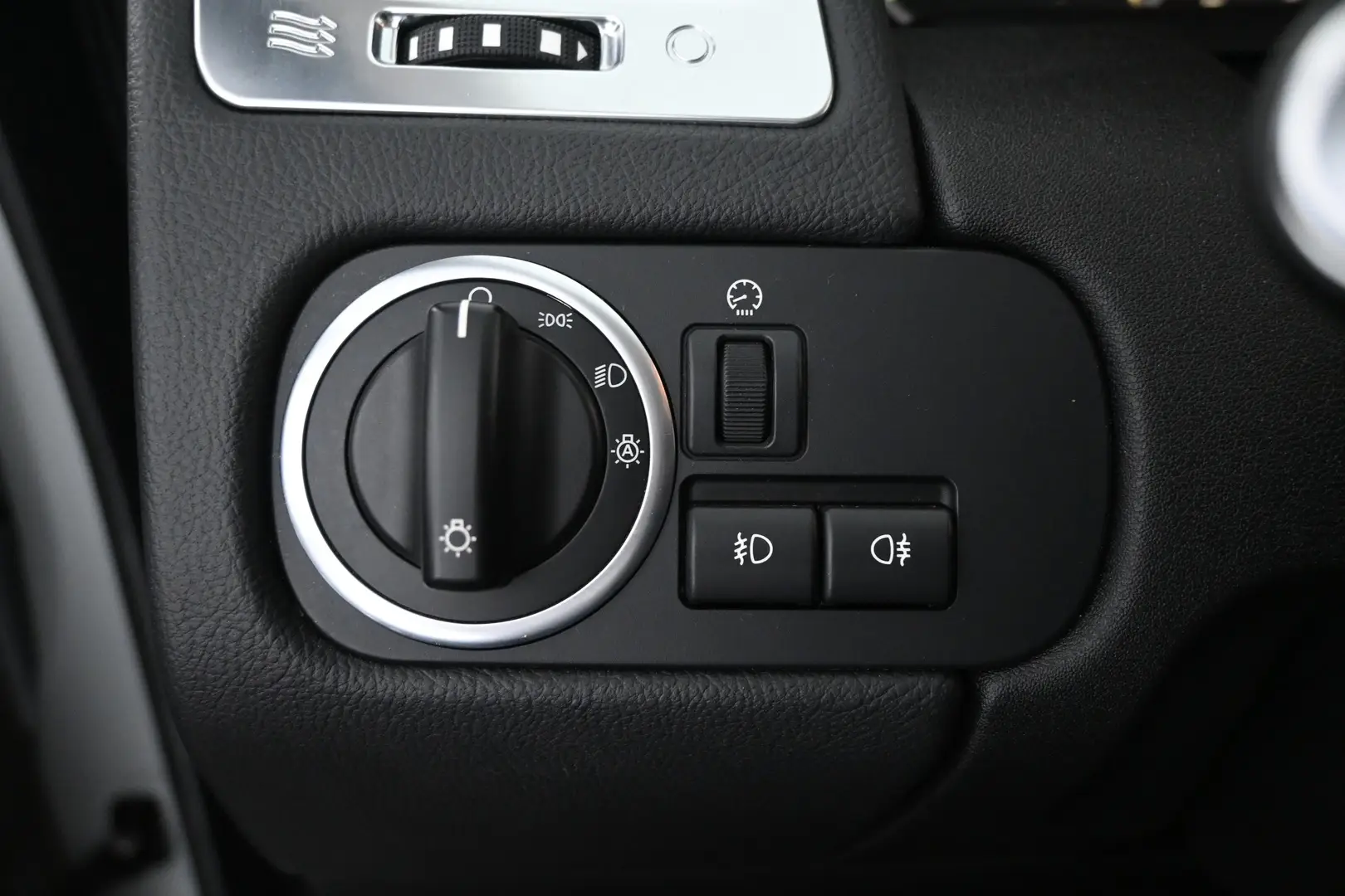 Car Image - 2YXGgZp4PONcliVkRJ4Sc3