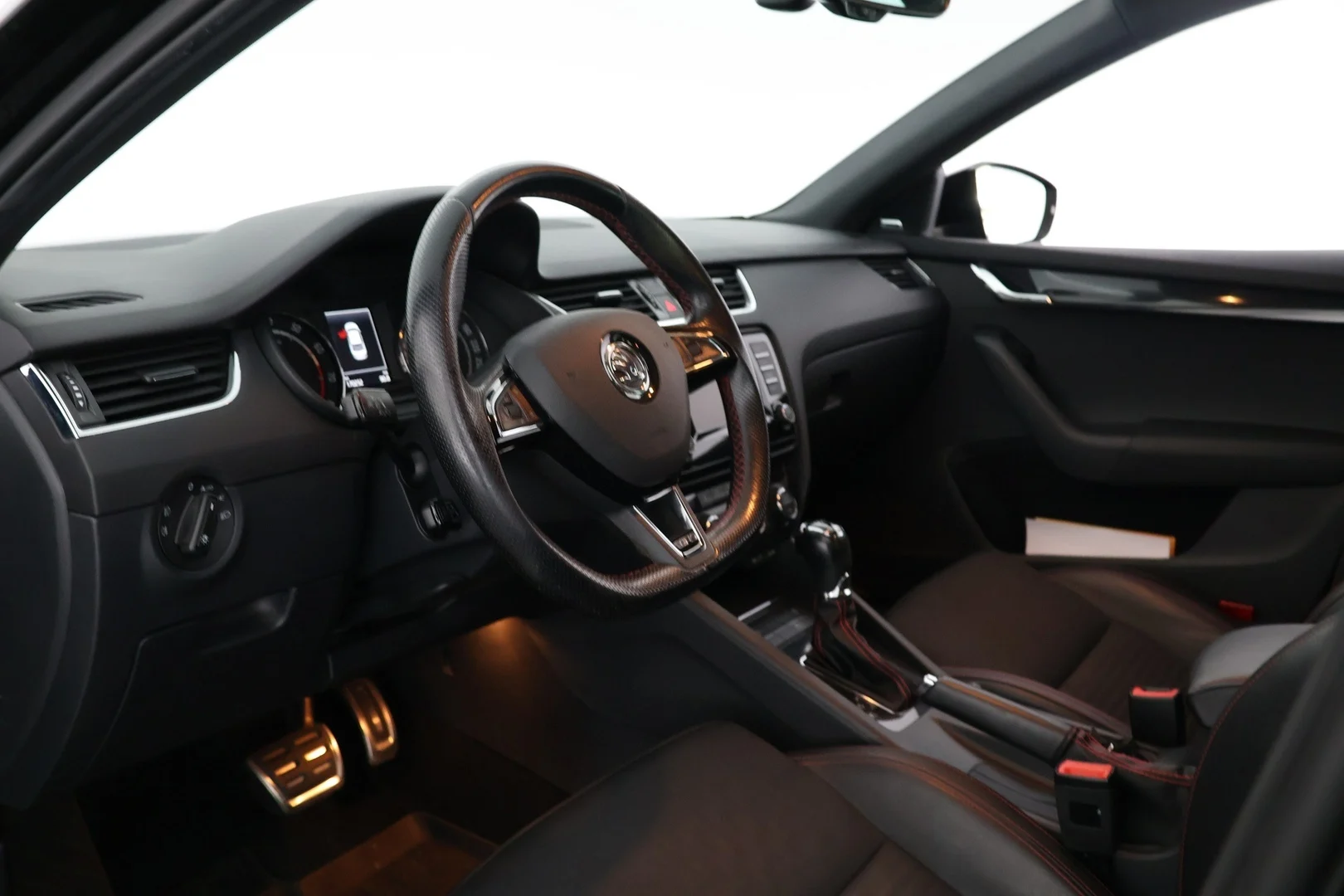 Car Image - 3nBOFjos71mnkaBUK6co8L