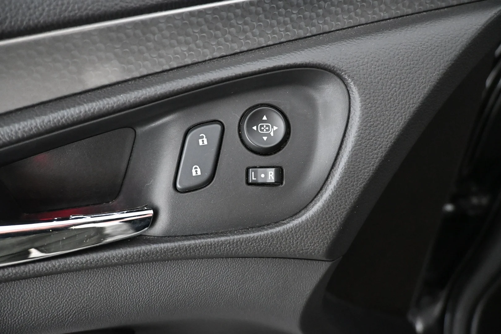 Car Image - 6S8j7M0x1dLI0mzFvOuHyu
