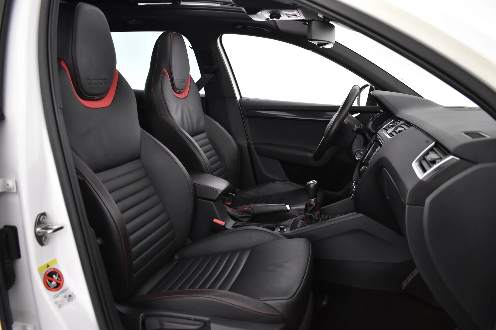 Car Image - 4qOYpgaHvDrwNu5xMOXfRt