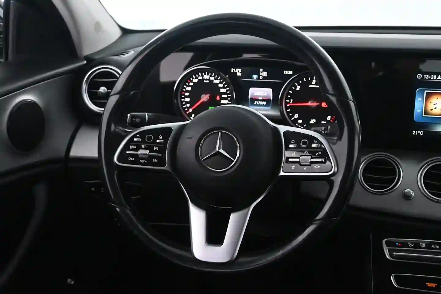 Car Image - 6S7HdpMqQaBxi0x1N3ZODT