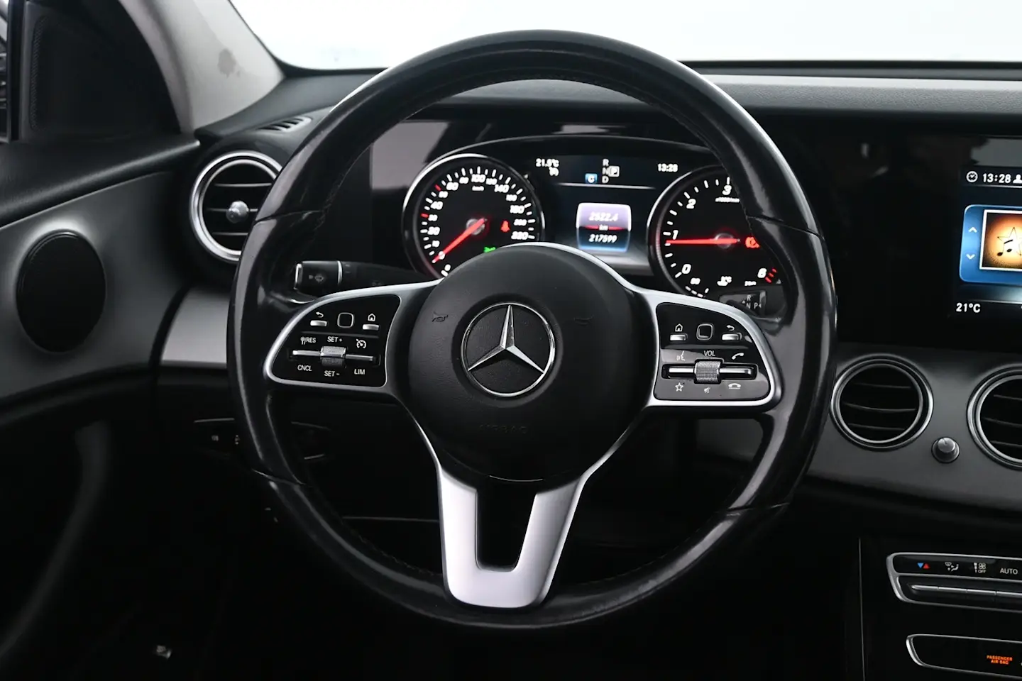 Car Image - 6S7HdpMqQaBxi0x1N3ZODT
