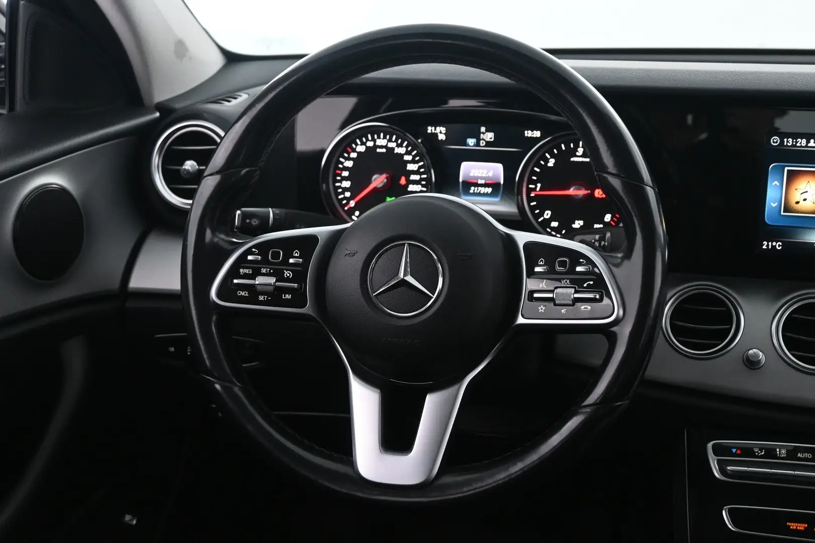 Car Image - 6S7HdpMqQaBxi0x1N3ZODT