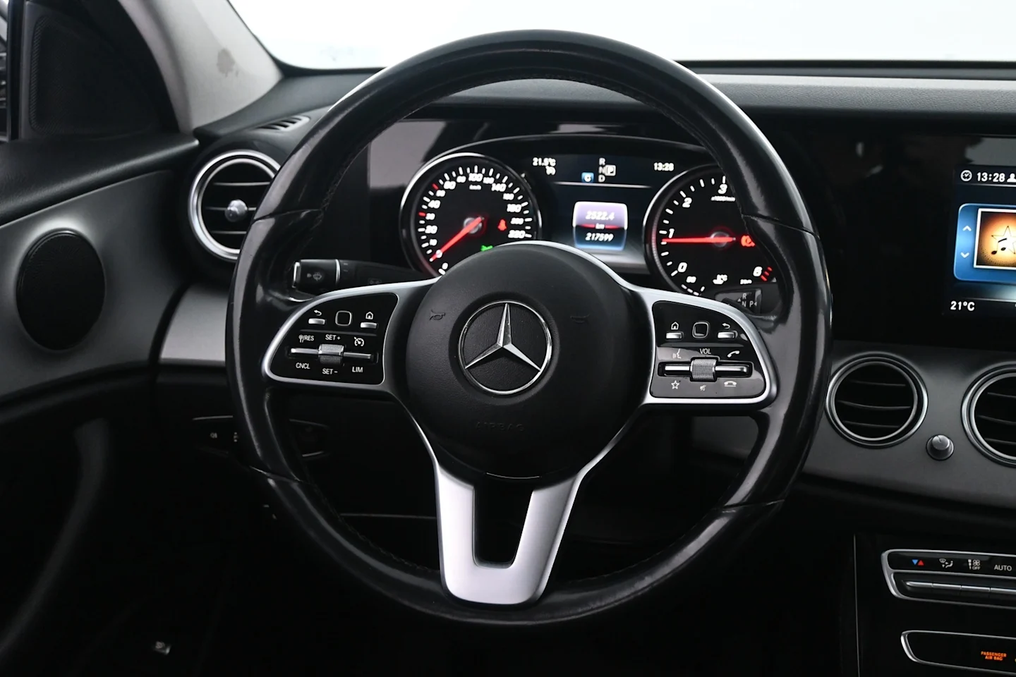 Car Image - 6S7HdpMqQaBxi0x1N3ZODT