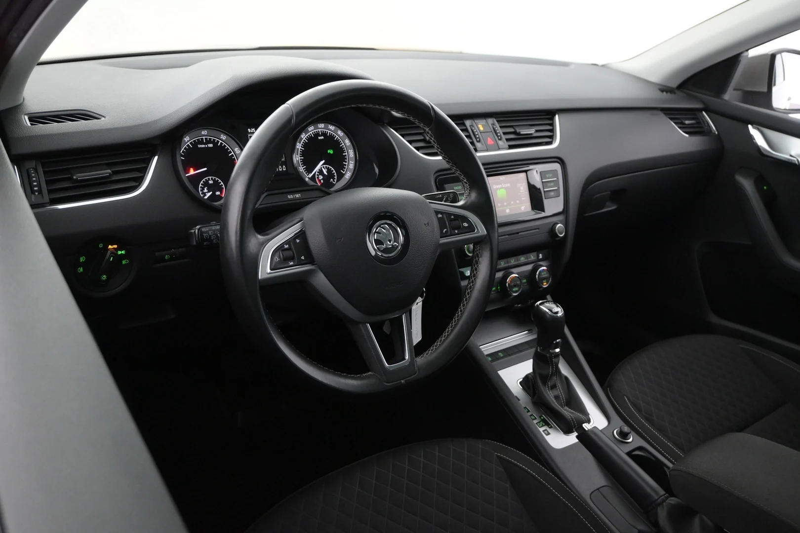 Car Image - 5zYbDNDDCzCe2qiX7MGo1Y