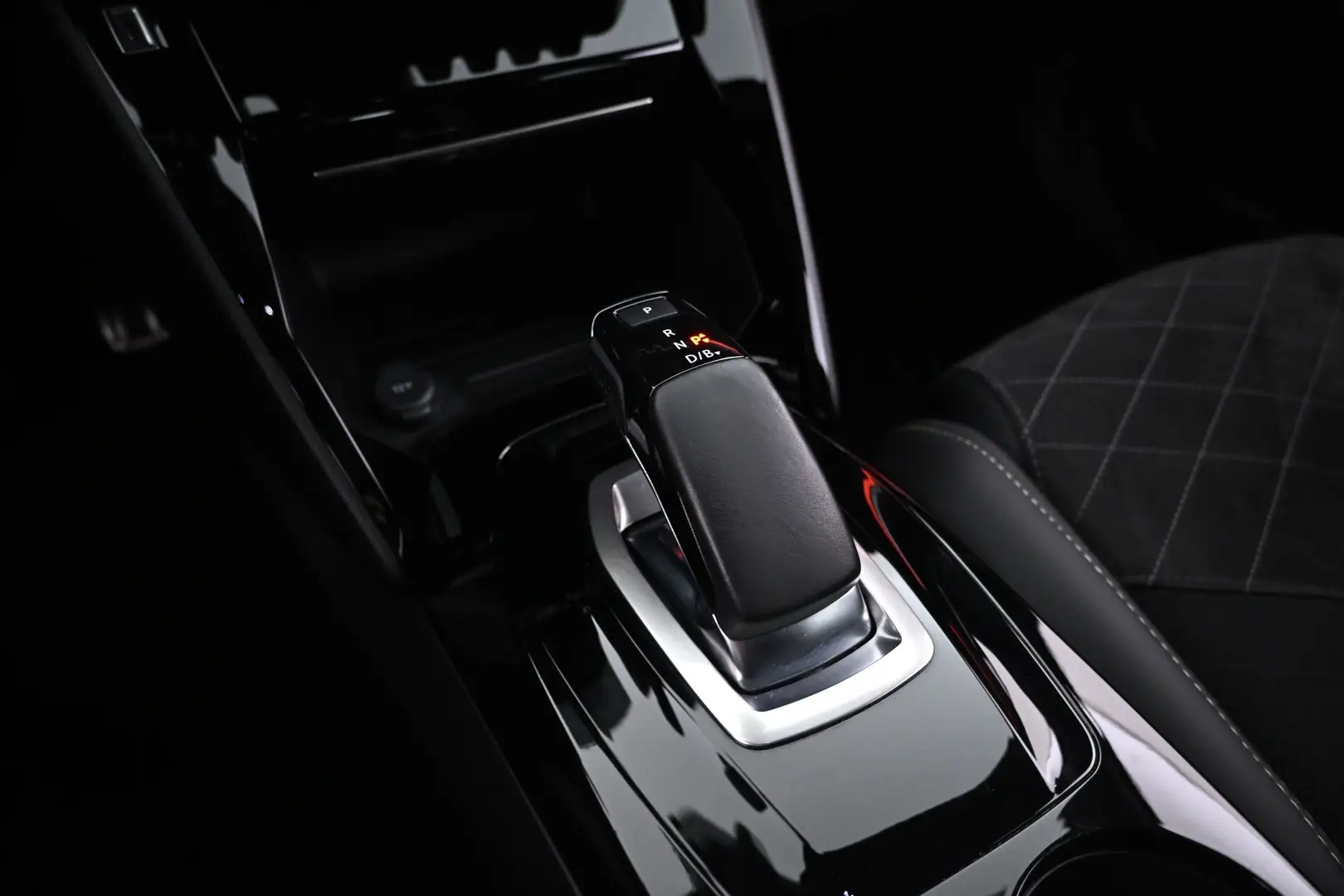 Car Image - 1QQFd0KNMDR3NpHNDsDI9X