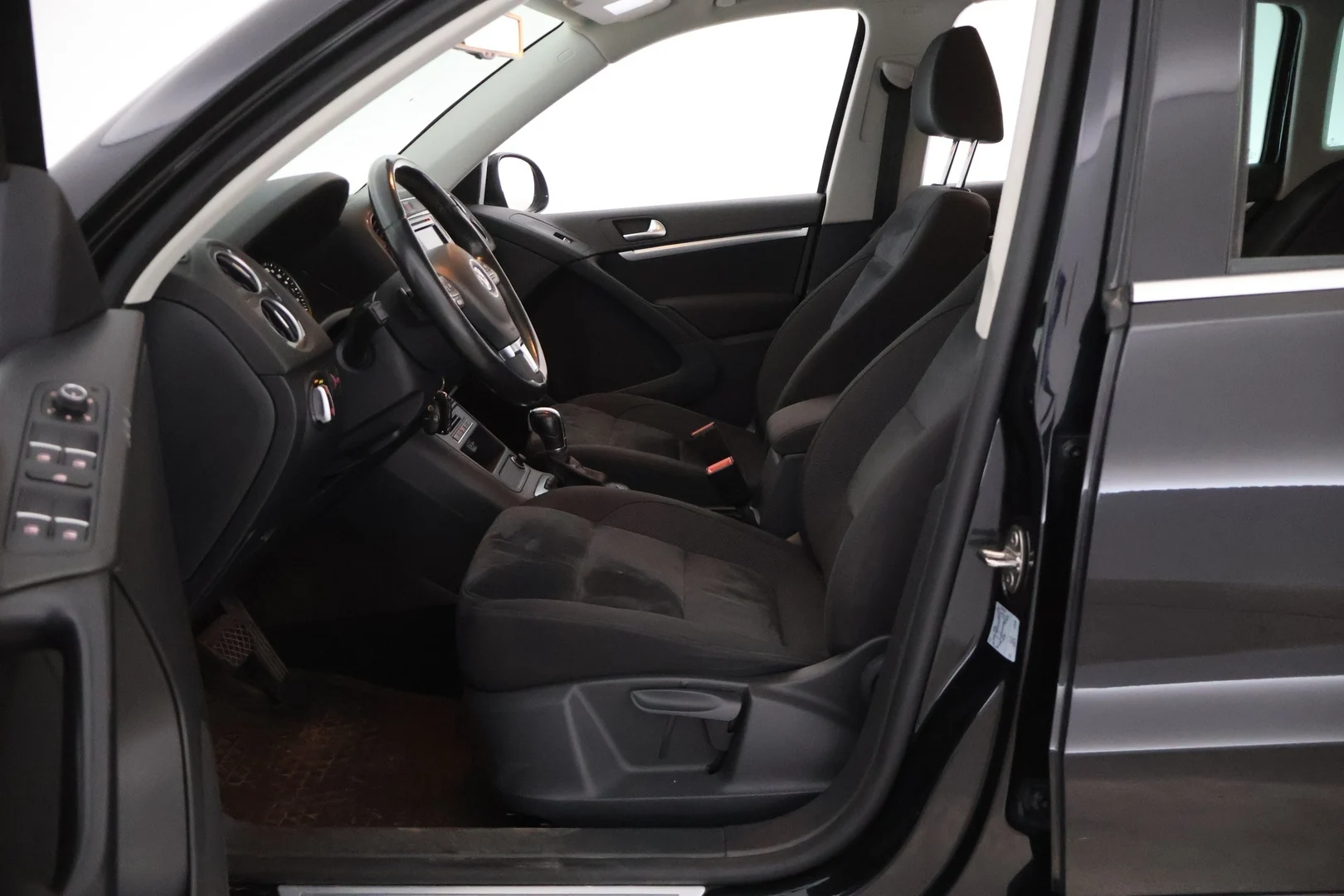 Car Image - 6Dc3yXpnKiczRelKrzDsdI