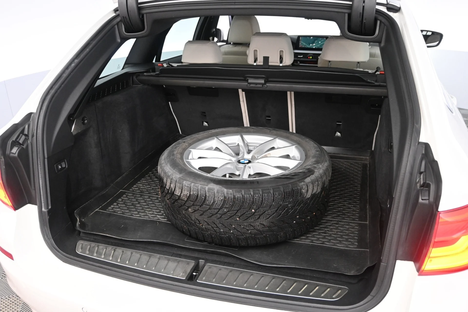 Car Image - 1ZqGQz1ZgxuVVE23QvaZf2