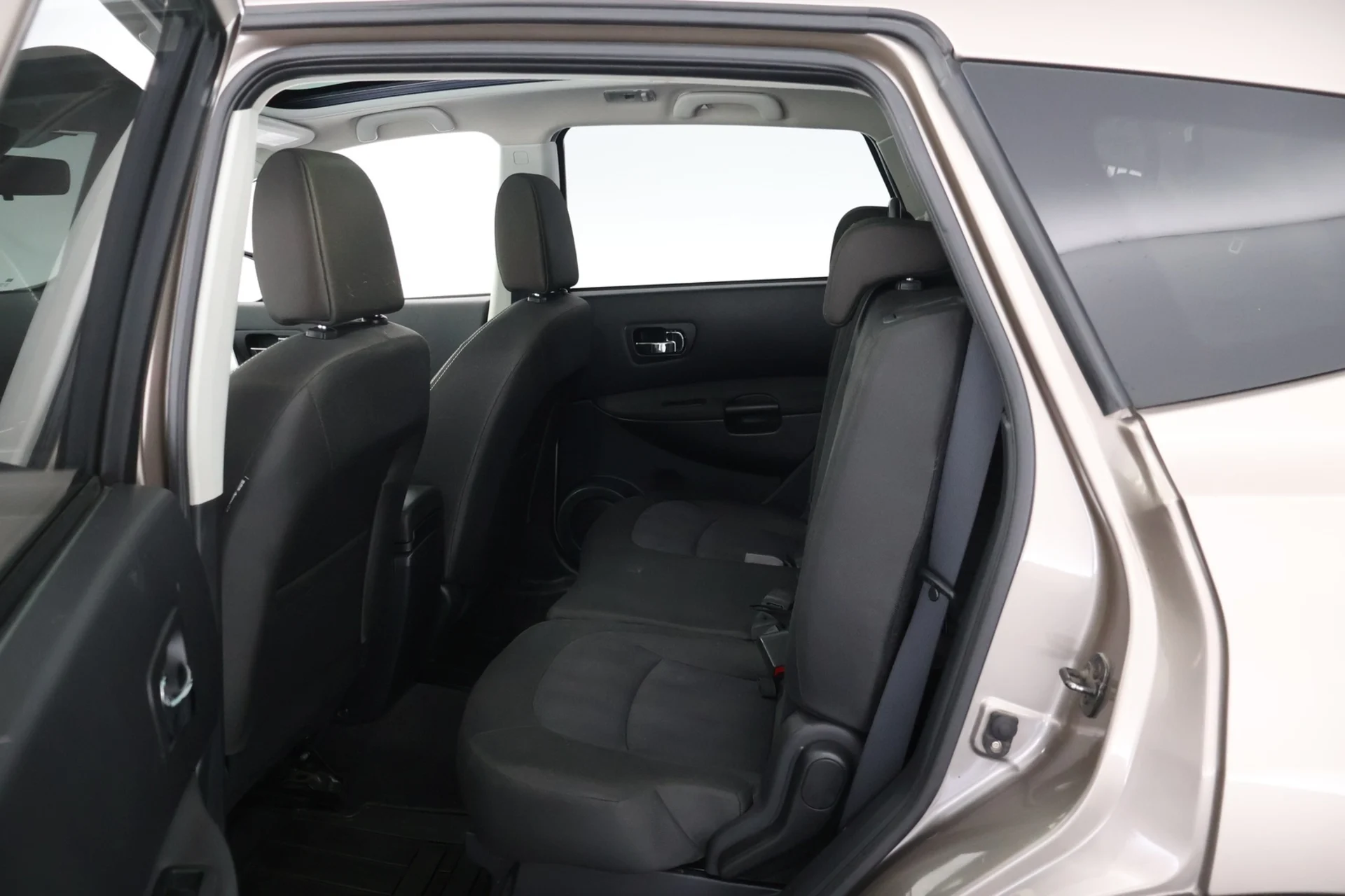 Car Image - ZfVGRP2P8sXZ5lSdc6eqQ