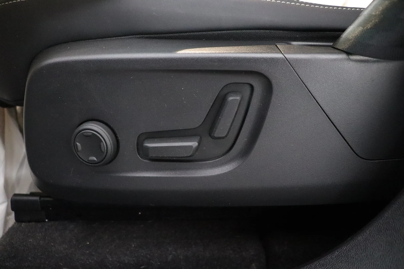 Car Image - 6Jnc2md0wnuzTSzrwXZVoH